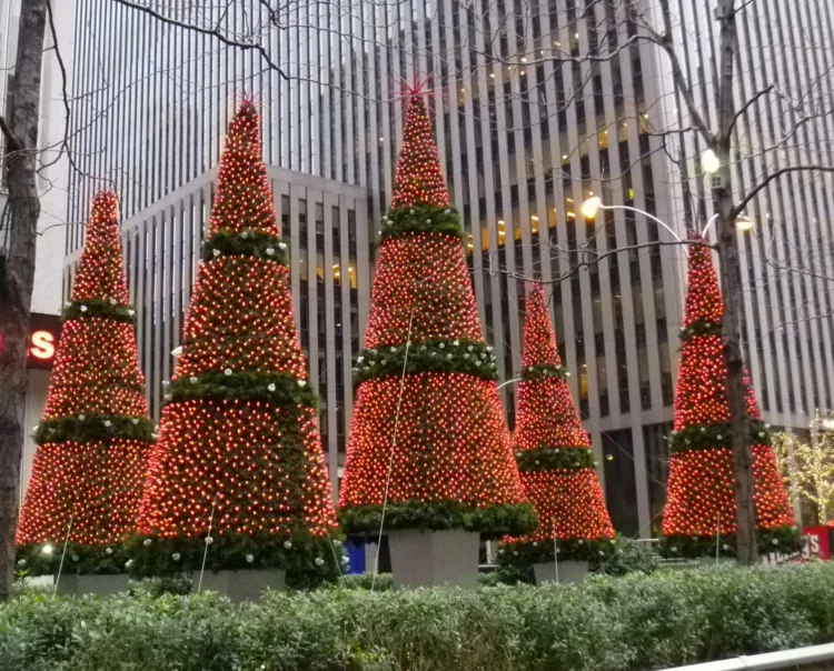 Weihnachten New York öffentliche Weihnachtsdeko Tannenbäume