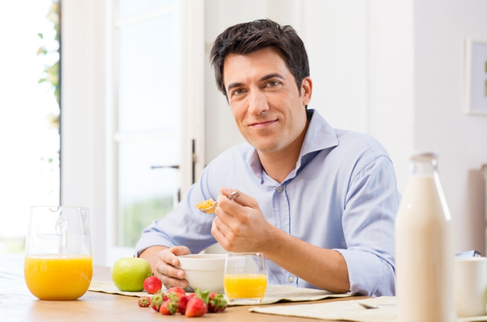abnehmen ohne zu hungern mann frühstück
