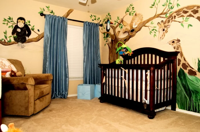 babybetten design baybzimmer dekorieren blaue gardinen wandmalerei