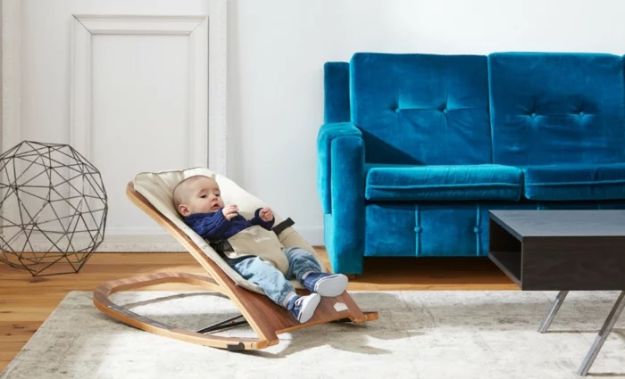 babyschaukel modernes design wohnzimmer blaues sofa wohnzimmerdeko