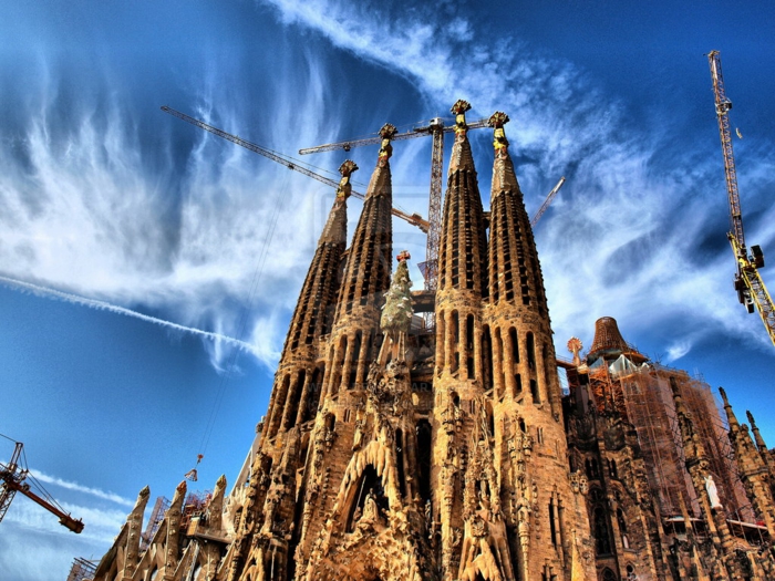barcelona-sehenswürdigkeiten sagrada familia kathedrale modernistische architektur gaudi