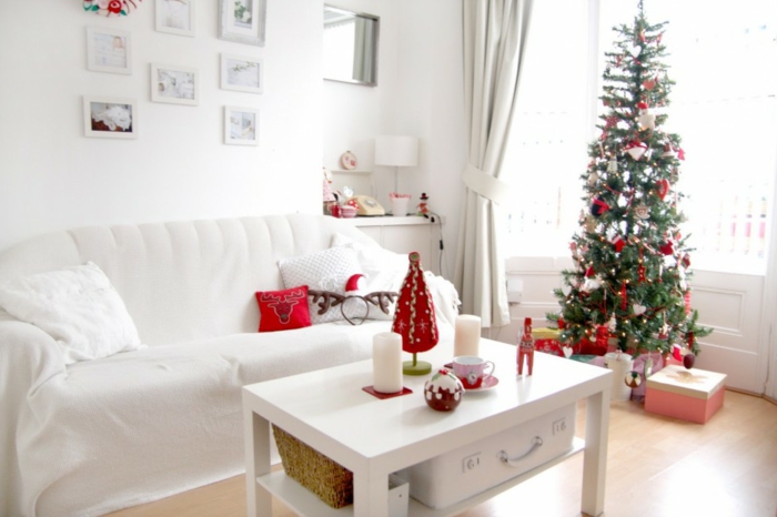 dekoideen weihnachten wohnzimmer dekoideen weißes ambiente rote akzente