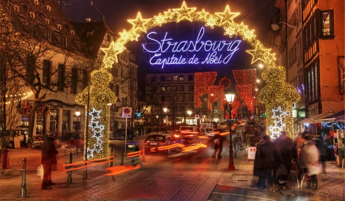 die- schönsten- weihnachtsmärkte-strasburg-eingang