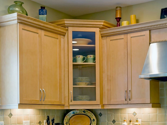 eckschrank küche symetrisch küchenfliesen geschirr küchenideen