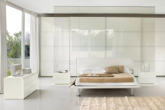 einrichtungsideen schlafzimmer helles interieur streifenteppich panoramafenster