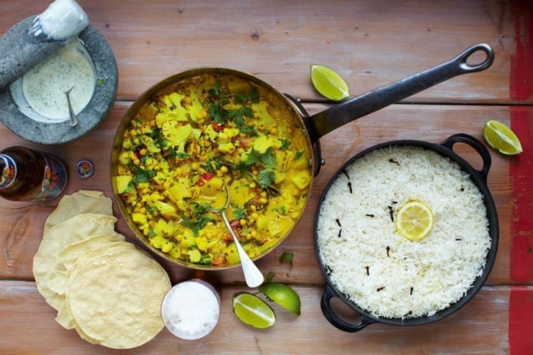 indische Spezialitäten Gerichte Naan Brot indisch kochen