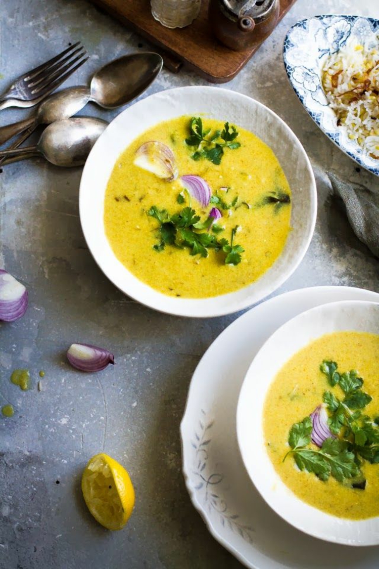 indischen Spezialitäten Yoghurt Suppe indischen Gewürze