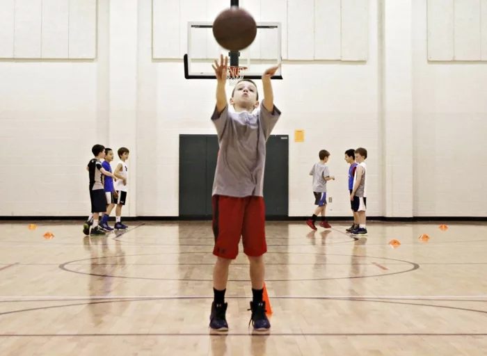 kindersport auswählen jungen basketball lifestyle