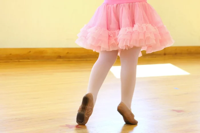 kindersport mädchen balett tanzen lernen