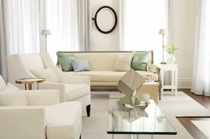 wohnzimmer einrichten weiße teppiche polsterung sofa sessel spiegel
