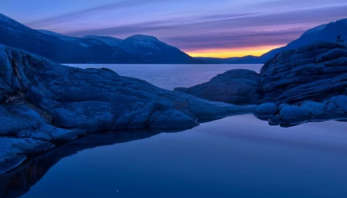 norwegen fjorde blau gelb