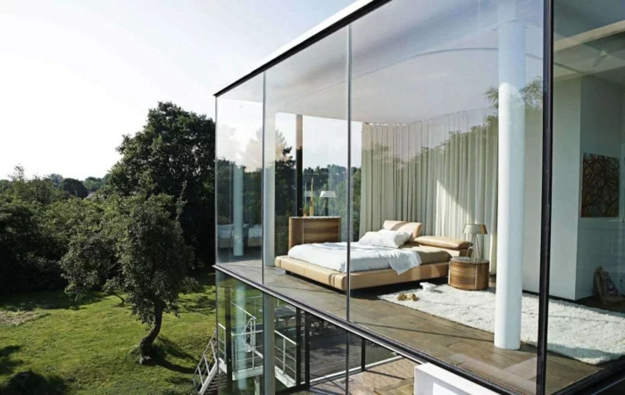 schlafzimmergestaltung leder gepolstert bettgestell panorama fenster moderne architektur