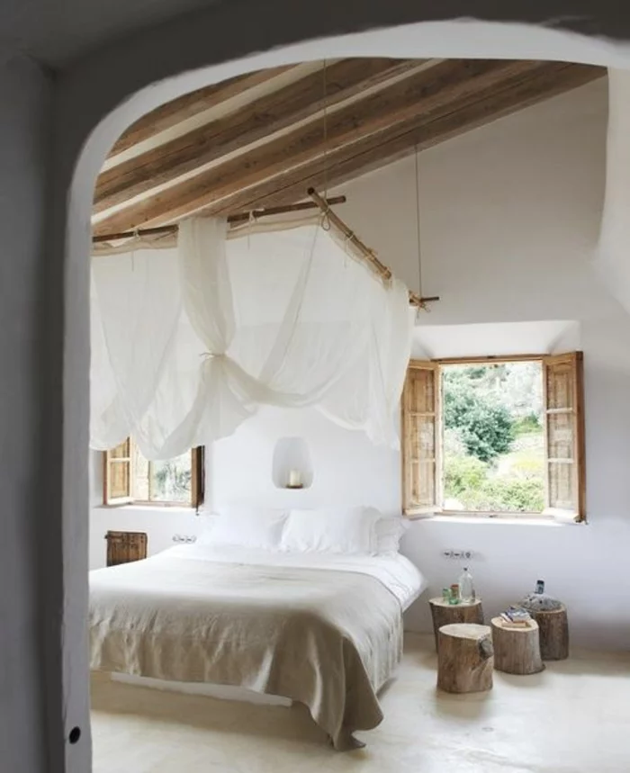 schlafzimmergestaltung puristisch rustikal baumstumpfe nachtkonsole hocker