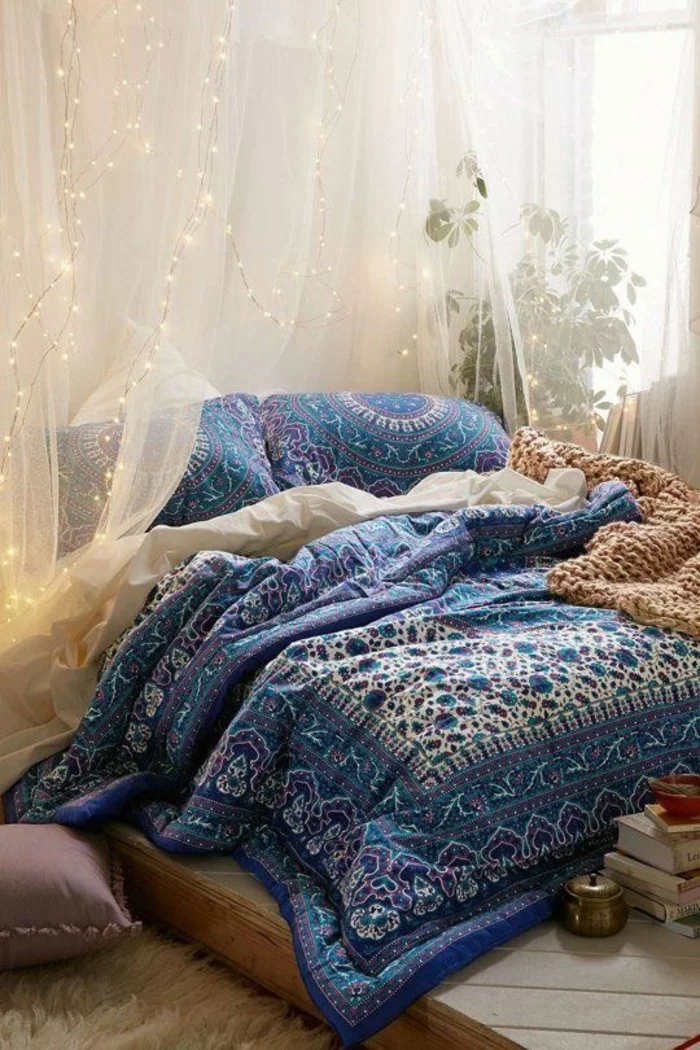 schlafzimmergestaltung betthimmel gemusterte bettwäsche orientalisch