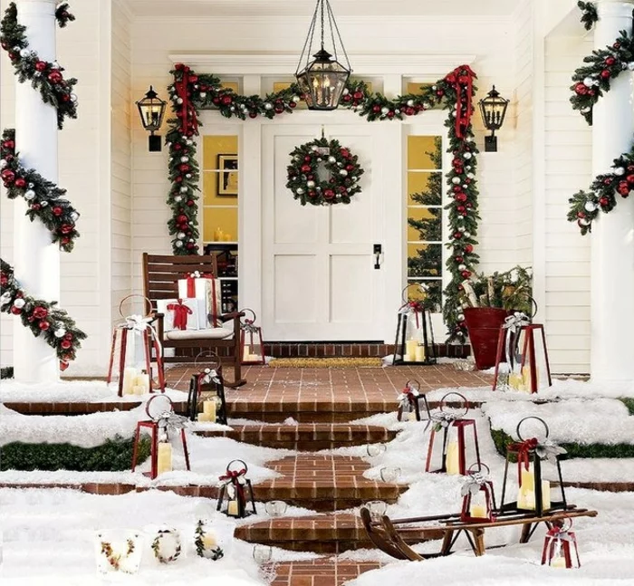 weihnachtsdeko für draussen eingang dekorieren treppen weihnahtskranz dekoketten