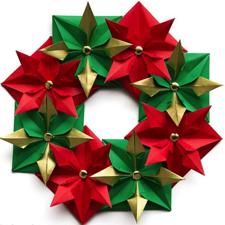 Weihnachtskranz selber basteln Papiersterne zusammenkleben rot grün goldgelb