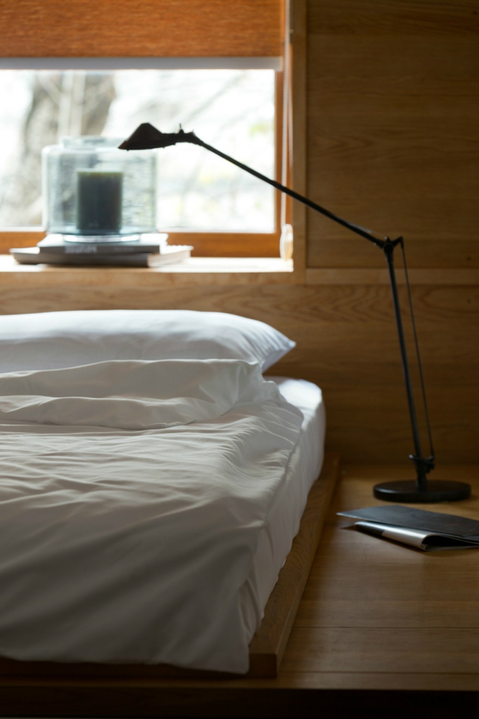 wohnideen schlafzimmer minimalistisches bett fenster