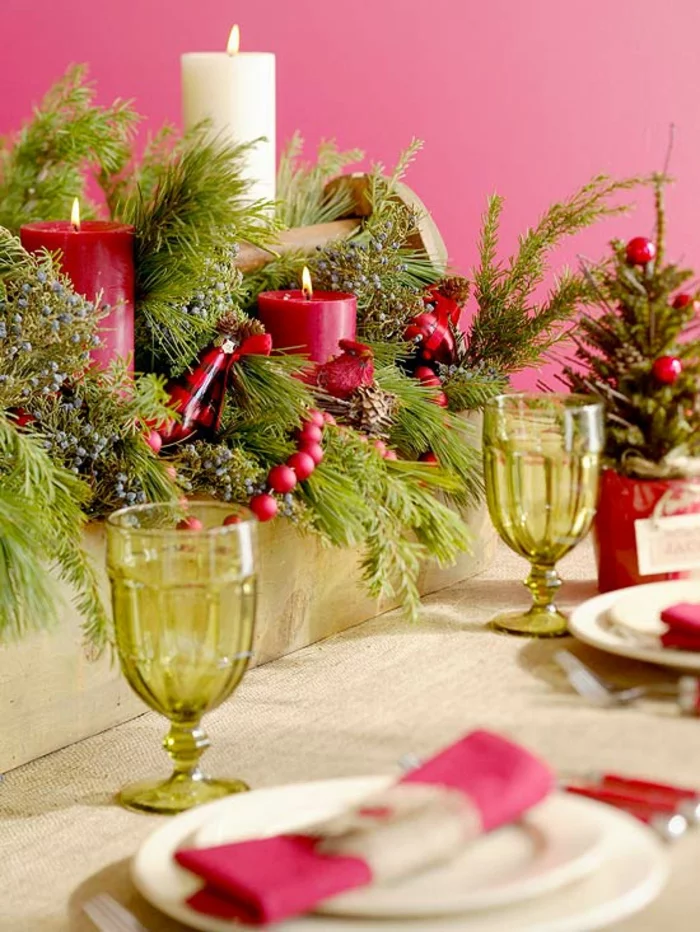 Adventsgesteck selber machen weihnachtliche Tischdeko rote Akzente