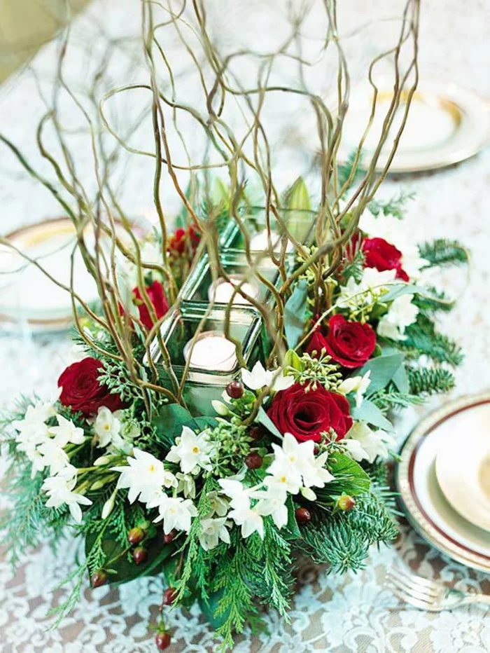 Adventsgestecke Bilder festliche Tischdeko Weihnachten Kunstblumen Kerzen