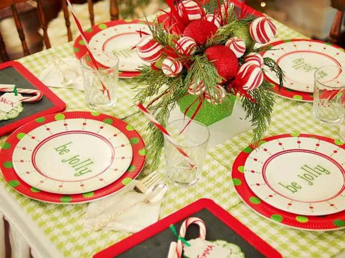 Adventsgestecke Bilder festliches Geschirr Tischdeko Weihnachten