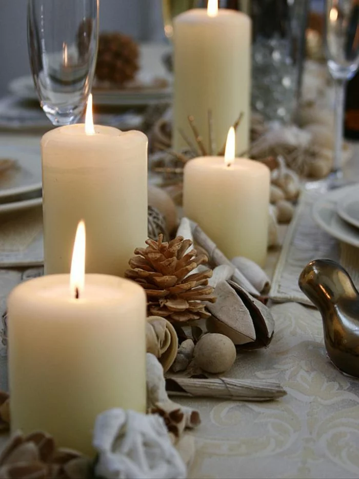Adventsgestecke Bilder weihnachtliche Tischdeko Kerzen Tannenzapfen