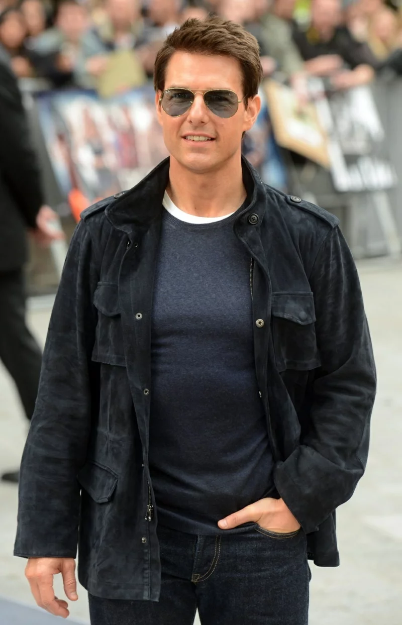 Hollywood Schauspieler über 50 Tom Cruise mit Sonnenbrille aber ohne Bart im alltäglichen Look 