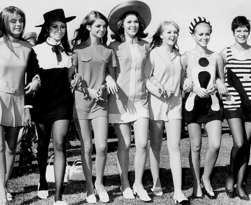 Vintage Mode Damen 60er Jahre Moderevolution