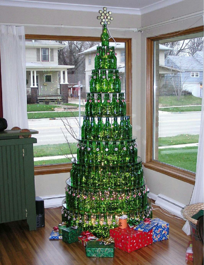 Weihnachtsbasteln Tannenbaum basteln Weihnachtsbaum aus Glasflaschen