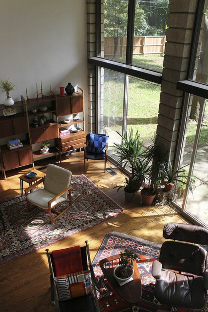 einrichtungsideen wohnzimmer teppiche panoramafenster pflanzen