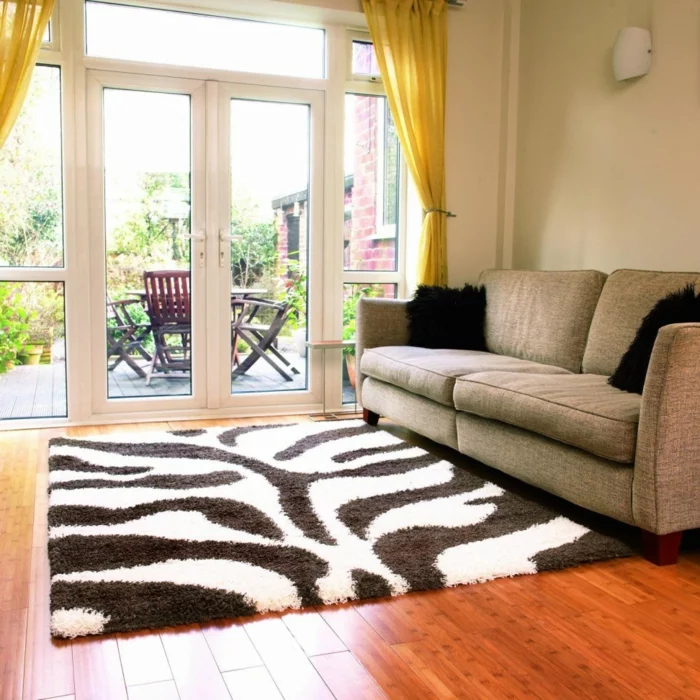 haus renovieren teppich zebra teppichmuster wohnzimmer einrichten ideen