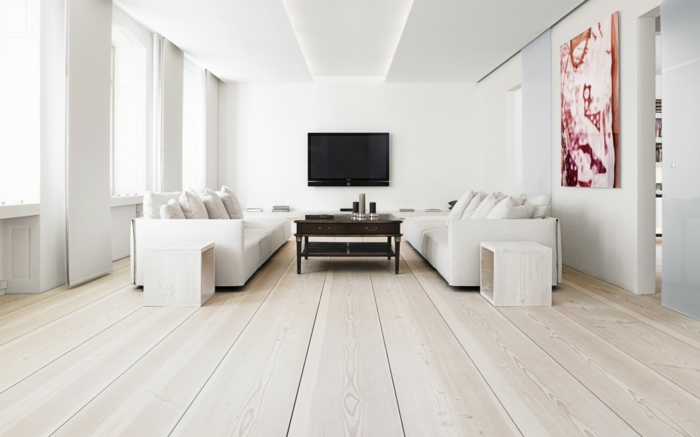 haus renovieren wohnzimmer einrichten ideen holzboden beistelltische weiße wandfarbe