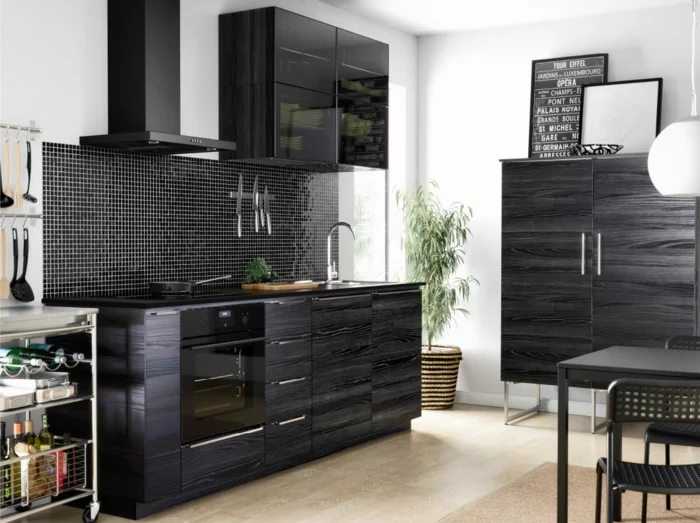 ikea küchen modern 2015 dunkles holz fronten unterschränke abzugshaube vitrine