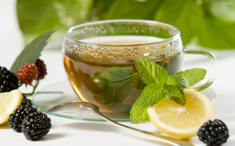 ist Tee gesund Früchtetee zubereiten
