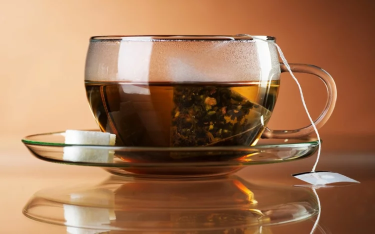 ist Tee gesund schwarzer Tee anstatt Kaffee trinken