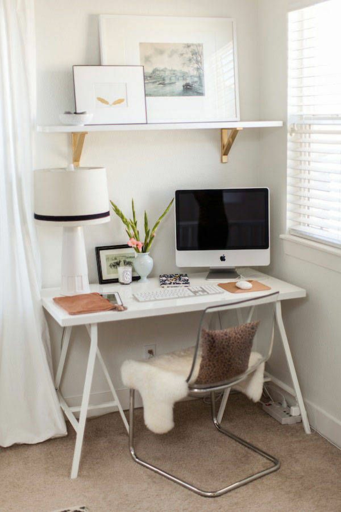 kleines Home Office einrichten Schreibtisch