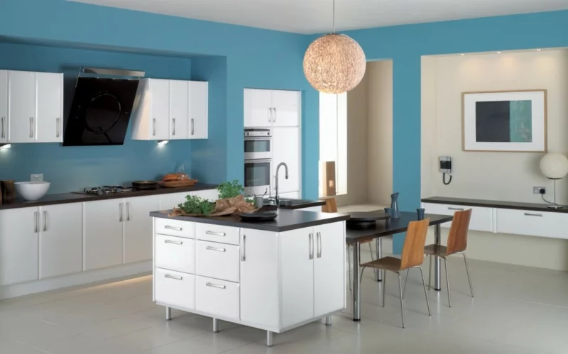 moderne wandfarben küche wandfarbe blau trendfarbe