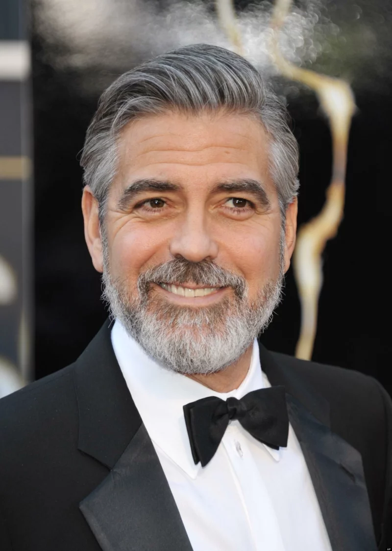 Hollywood Star George Clooney unwiderstehlicher Hollywood Schauspieler mit Bart 
