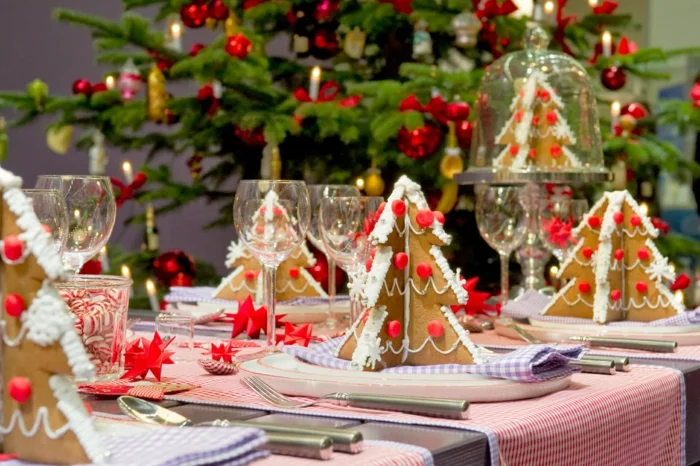 weihnachtliche Tischdeko Weihnachtsplätzchen Tannenbaum als Tischschmuck