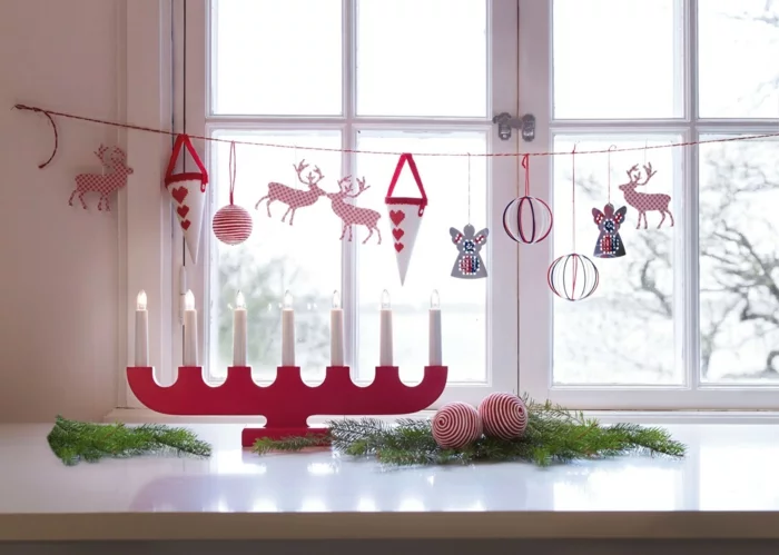 weihnachtliche Tischdeko Fensterdeko aus Papier roter Kerzenständer