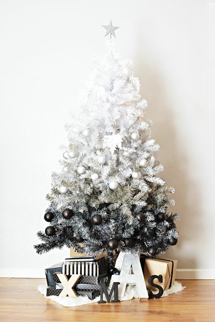 weihnachtliches Basteln künstlicher Weihnachtsbaum mit Kunstschnee