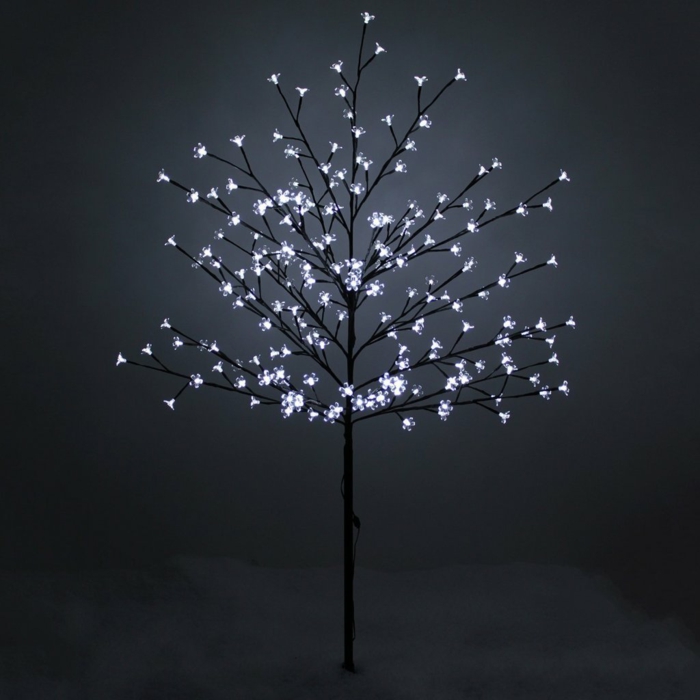 weihnachtsbaum künstlich künstlicher weihnachtsbaum test durch wand einfach beleuchtet