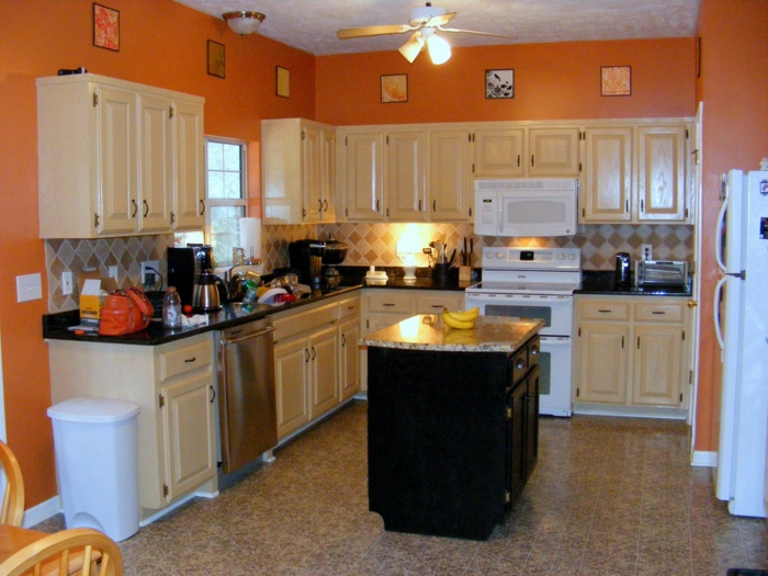 wände streichen ideen küche orange wände kücheninsel