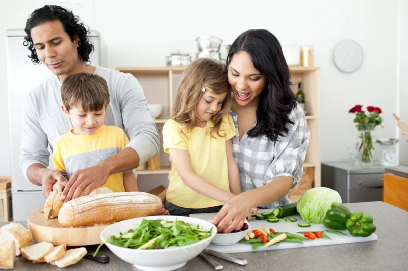 Eltern und Kinder abnehmen gesunde Ernährung