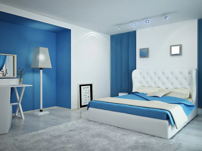 Schlafzimmergestaltung Ideen Wandfarbe blau Akzentwand