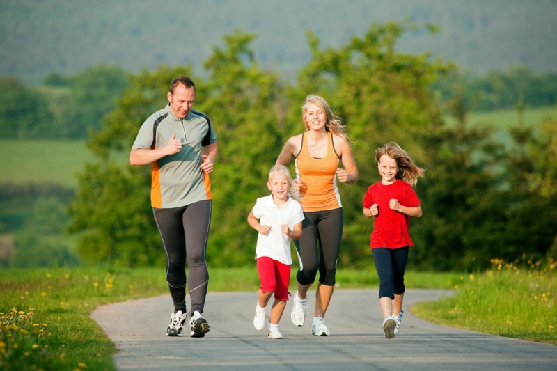 Wie können Kinder abnehmen zusammen joggen