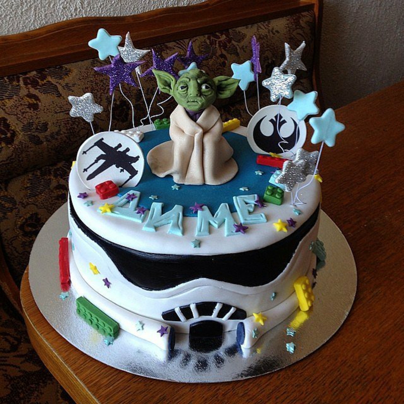 aktuelle Tortendeko Yoda Geburtstagstorte Bilder Star Wars Tortendeko