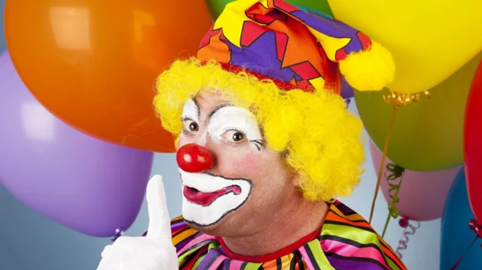 clown schminken make up professionell gelbe perücke locken