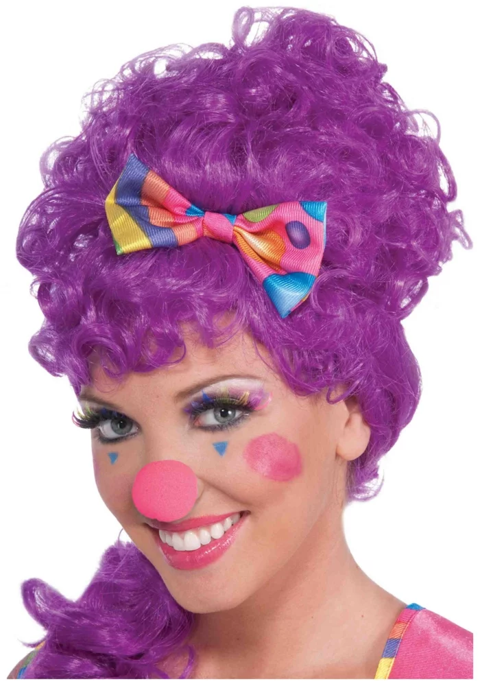clown schminken rosa runde nase lila perücke