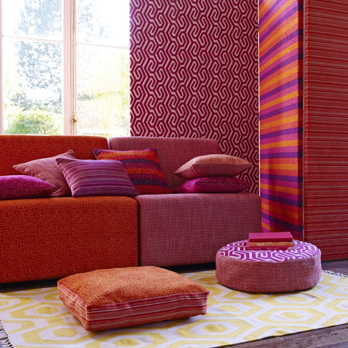 gardinenstoffe vorhangstoffe vorhänge warme farben naturfaser ethno stil muster kissen sofa
