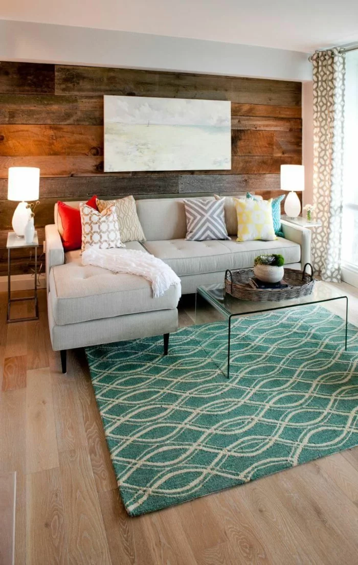 holz wandpaneele wohnzimmer wandgestalung frischer teppich vintage look